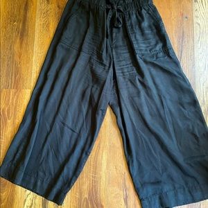 Women’s Wide Leg Cropped Pant